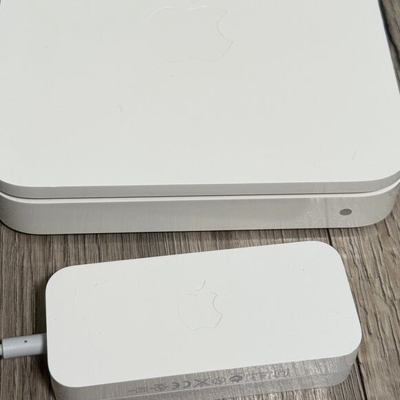 Apple Air Port Extreme Base Station 802 Wifi A1408 - OEM Power Cord & Ethernet - Picture 4 of 10